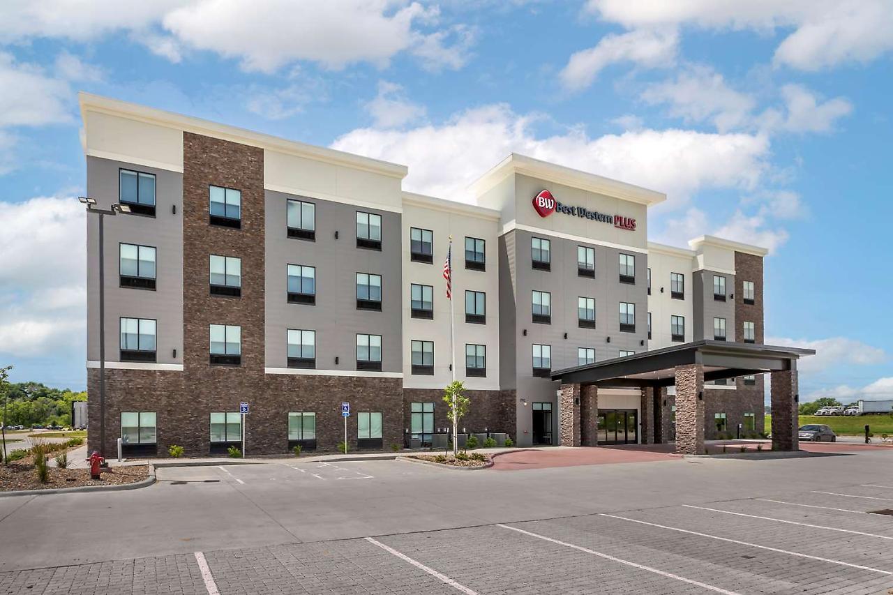 Best Western Plus Coralville Hotel Exterior foto